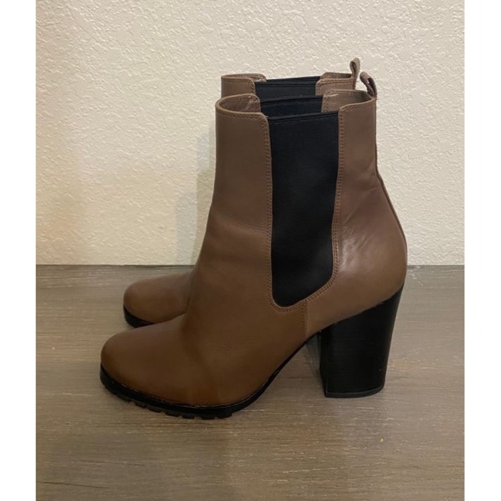 Coach Tan Brown Leather Chelsea Block Heel Ankle Boots Lug Sole Womens 8.5 B - Picture 2 of 10